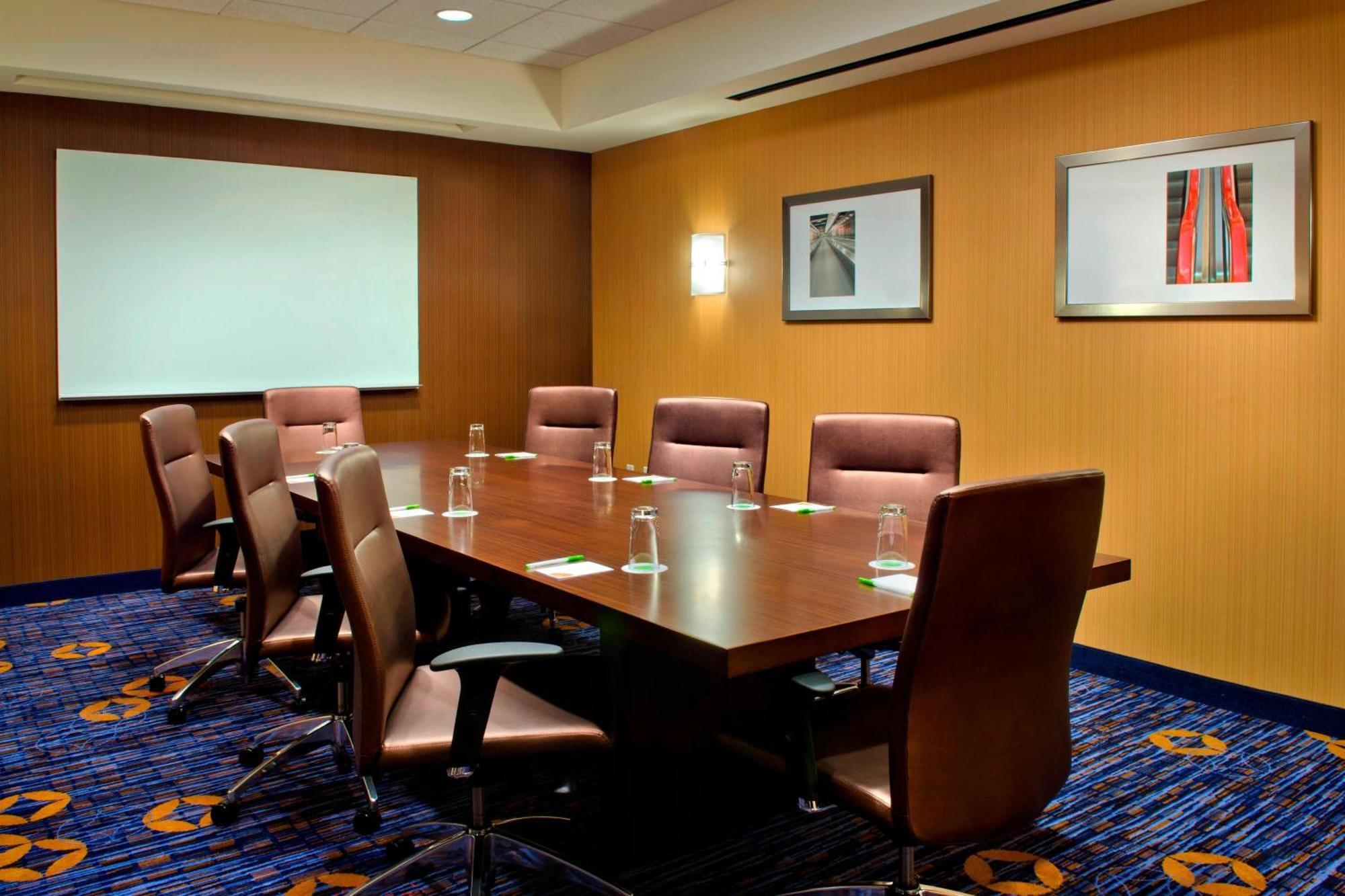 Courtyard By Marriott Newark Downtown Hotell Exteriör bild